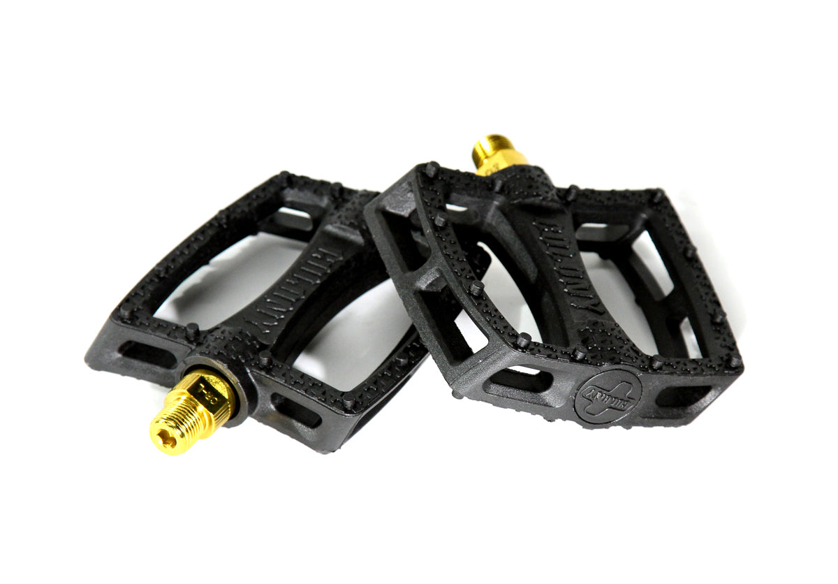 Colony Fantastic Plastic Pedals 9/16" Solid Black Coloured Axles